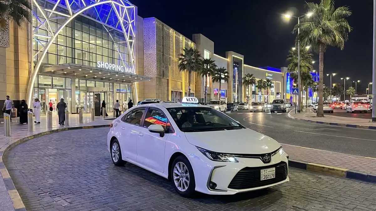 خدمة تاكسي حولي السريعة أمام المولات ومجمعات السالمية